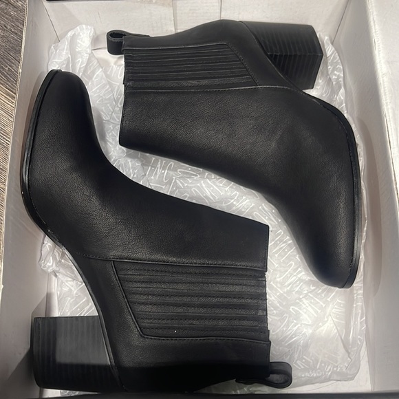 INC International Concepts Womens FAINN Closed Toe Ankle Chelsea Boots - Picture 7 of 15
